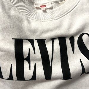 Levi’s White/Large Sweatshirt BNWT